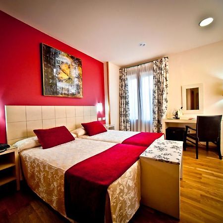 Hotel Condes De Castilla Segovia Zimmer foto